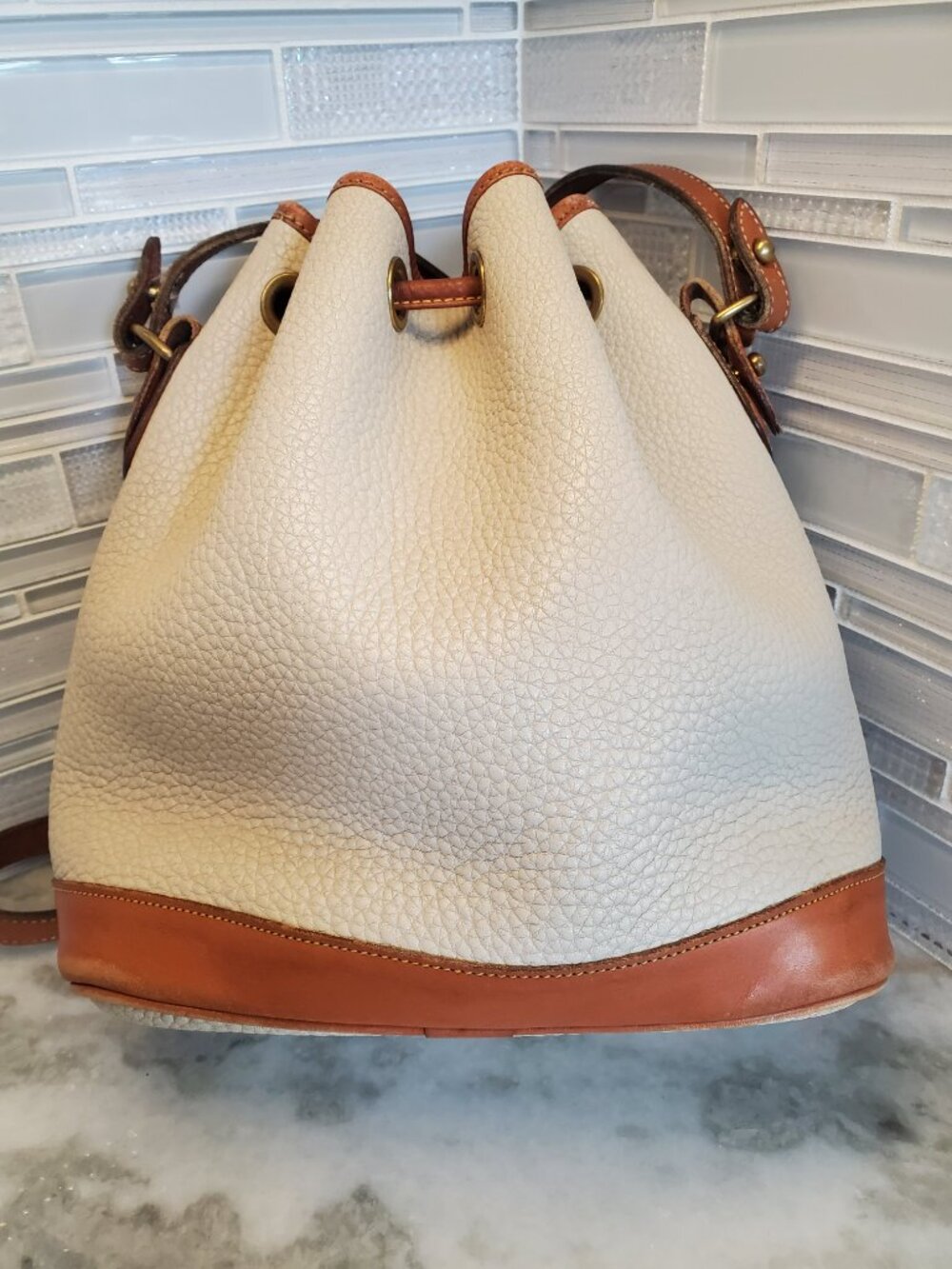 Vintage Dooney & Bourke 90s Drawstring Bucket Bag Wheat & British Tan - Picture 5 of 11